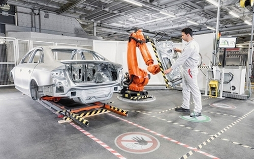 Снижение стоимости роботов поможет вернуть производство автомобилей из Китая в США