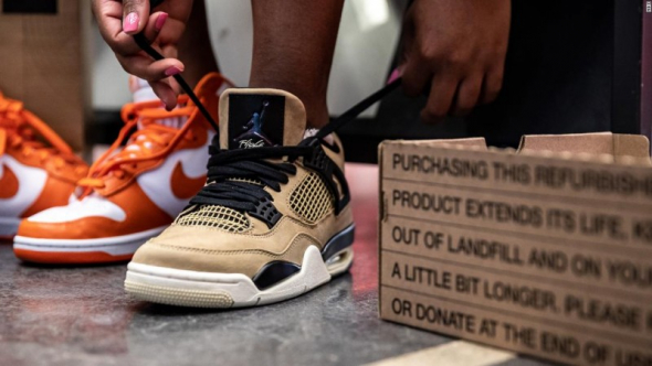 «Переход к безотходным технологиям» -- Nike начинает продавать восстановленную обувь.