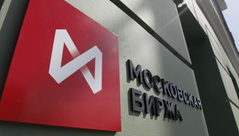 РТС и ММВБ в пятницу отвязались от нефти и рубля и пустились в рост