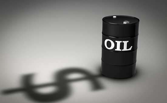 Валюту покупают на фоне падения цен на нефть