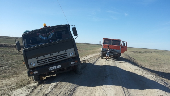 Google мобиль во всей красе и наш Камаз.