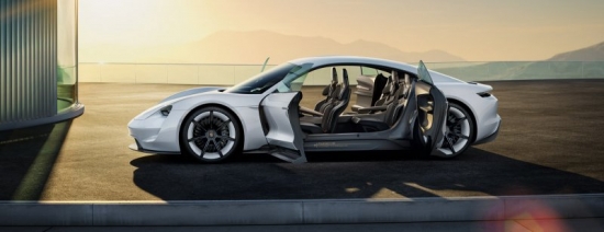 Porsche в 2019г. выпустит электромобиль Mission E. Porsche планирует вдвое повысить инвестиции в выпуск электромобилей.