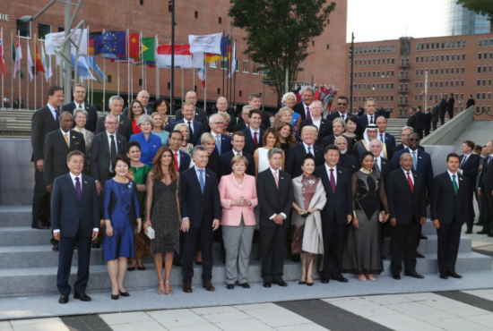 Найдите Путина на традиционной фотосессии участников G20