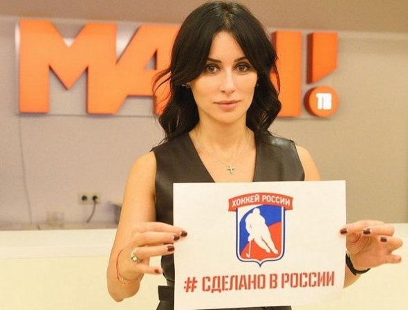 Хоккейно-футбольный телесрач как копия программ "покупай российское" для ритейла.