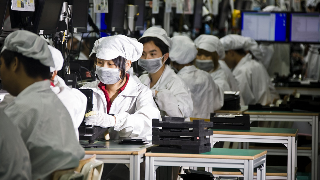 Производители электроники тайвань. Фабрика Фоксконн Китай. Foxconn завод Apple. Завод Foxconn в Китае. Тайбэй завод Фоксконн.